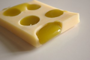 Les dominos de gruyère aux cornichons