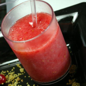 smoothie de fraise au sirop de basilic